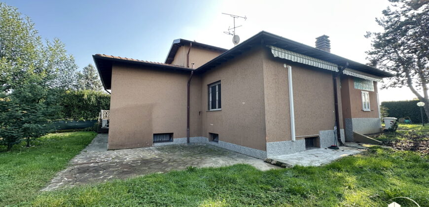 Rif. B005 – BUSNAGO – Via Delle Robinie, 24