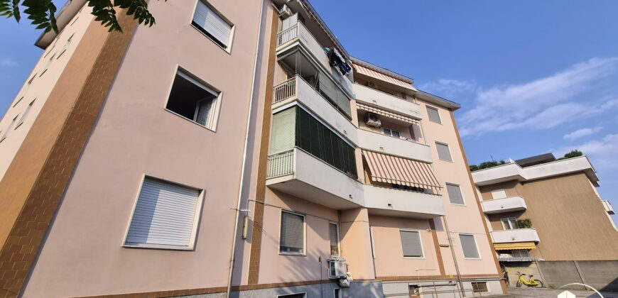 Rif. B038 – RHO – Via Arrigo Boito, 8