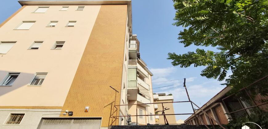 Rif. B038 – RHO – Via Arrigo Boito, 8